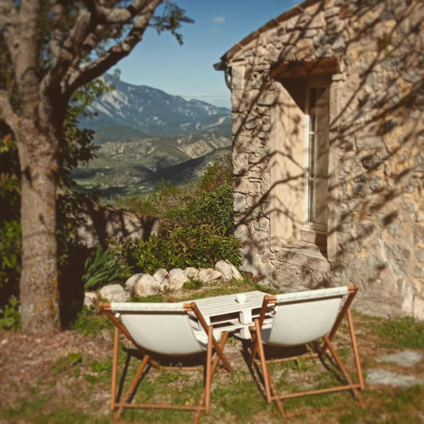 Malia - Chambres D'Hotes & Gite Barret-de-Lioure Exterior foto